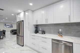 Deluxe 5BR & 3BA Villa in Hollywood Lakes near Beach - Hollywood - 2