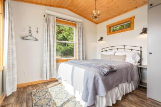 The Little Farmhouse at Oostema Farmstead - Lynden - 7