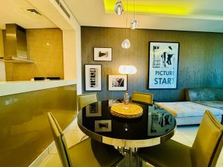 Luxurious 1BR Apartment at Damac Tower, Paramount - 3