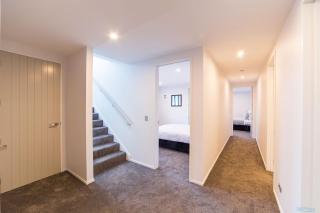 Luxury Retreat at 5 on The Hill Queenstown - Queenstown - 1