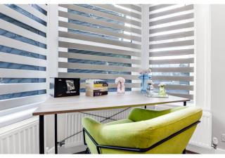 Tranquility in Bloom: Refreshing 2BR Apartment - London - 4