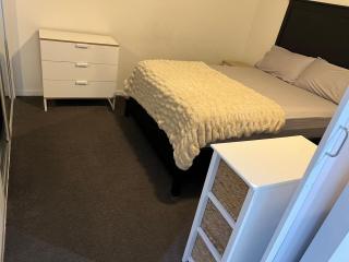 Fortitude Valley sharing apartments with other guests - 8