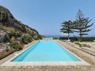 Holiday home with private pool in Plemmirio - Plemmirio - 8