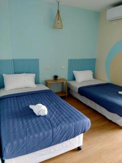 Castaway's 420 - Hua Hin - 1