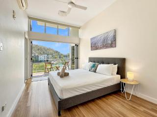 Waterfront Townhouse 'Beachside Apartment 16' - Central location, pool, good wifi - 8