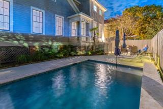 Historic 1871 Coastal Breeze with Heated Pool - Restoring Galveston - 9