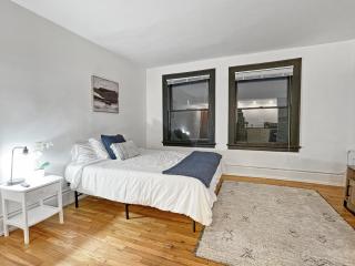 Quiet 1 Bed Studio Heart of Downtown - 9