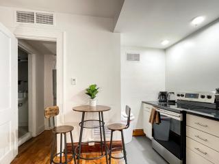 Quiet Studio on Grand - Downtown DSM! - 6