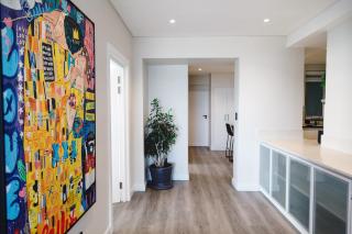 Beachfront 3 Bed Luxury Family Escape - Sea Point - 2