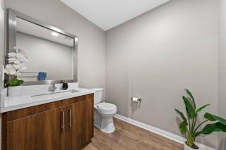 Beryl Breeze - Rooftop Pool Sunny 2BR by the Pier - Los Angeles - 5