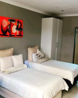 OGL Guesthouse - Vanderbijlpark - 4