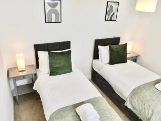 4br, 2ba Close To Hospital & Parking Included - Southampton - 1