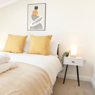 4 Beds 2 Bath Close To Gen-hospital Free Parking! - 0