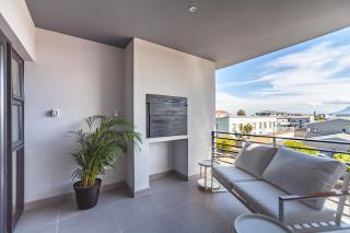 Chic Modern 2 bedroom beachfront with views, 6 Blue Tides - Cidade Do Cabo - 4