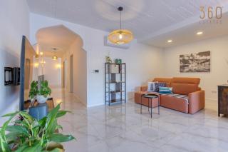 A lovely, central 2BR penthouse with large outdoor by 360 Estates - 3