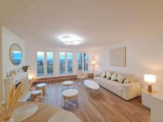 Appartement "Le Biarritz" - vue Cathédrale et Parking gratuit - Reims - 0