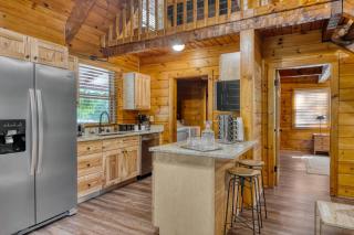 Dudley Buyout by AvantStay 4 Cosy Cabin Buyout w Hot Tubs Incredible Views - Pigeon Forge - 2
