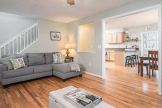 Asheville Cottage Retreat by AvantStay A Charm - Fairview - 4