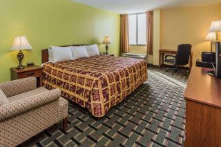Days Hotel by Wyndham Danville Conference Center - Danville - 4