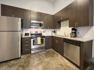 1 BR - 8 min walk to Court Ave District Downtown - 7