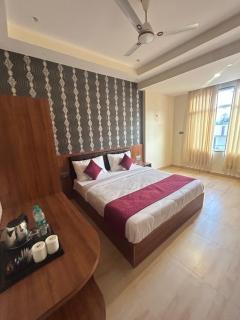 Hotel The Parmatma - 4