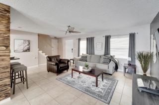 Tranquil Retreat with Huge Pool Near Tampa International Airport - Tampa - 7