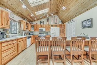 Cozy Ruidoso Cabin with Hot Tub, Near Skiing! - Ruidoso - 2
