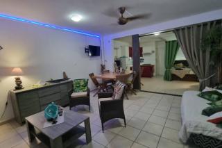 Mi Plézi Appartement au Diamant. - 2
