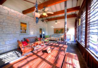 Mesquite Creek Farmhouse - New Braunfels - 6