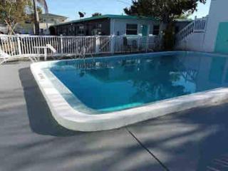 Private One-Bedroom 8 -Directly across from Beach - St. Pete Beach - 1