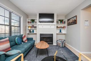 Luxurious Extended Stay Dream~3 Kings~Desks~TV's - Snellville - 7