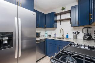 Luxurious Extended Stay Dream~3 Kings~Desks~TV's - Snellville - 0