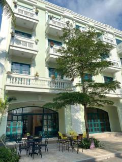 Phu Quoc villa in Marina Resort beach swimming pool - 1