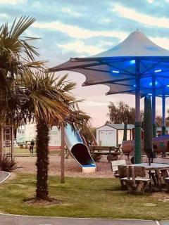 Daisy's luxury caravan at tattershall lakes - Tattershall - 8