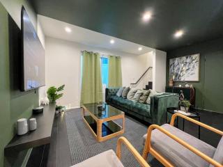 2BR Suite in the Heart of Hollywood -BR5 - 4