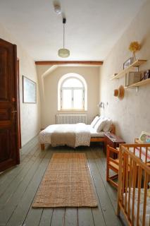 Retro & Romantic 2BR Gem in Spa Center! - 8