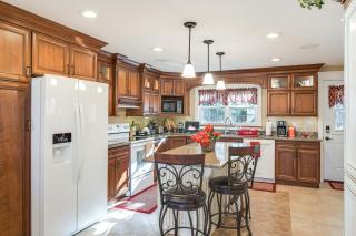 Charming Manchester Retreat with Patio and Fireplace! - Manchester - 8