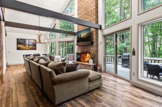Private Hideaway with Hot Tub - Stylish & Serene - Ellicottville - 8
