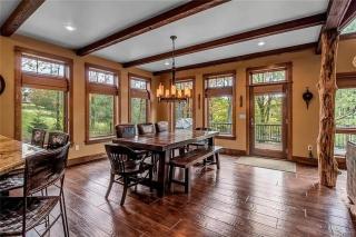 Luxurious Chalet! Hot-tub, Bonfire & Ideal Location for Skiing & Town - 1