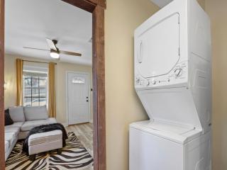 Safari Royalty Home Midtown *MINS from BEALE ST* - Memphis - 7