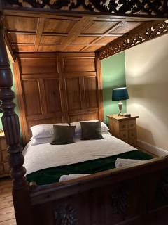 The Buxton Retreat A Luxurious 3-Storey Townhouse with Four Poster Bed and Double Jacuzzi Bath" - Buxton - 7