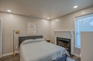 Downtown Beaufort Townhome - Short walk to Waterfront Park - Less than 10 minutes to Parris Island - Beaufort - 1
