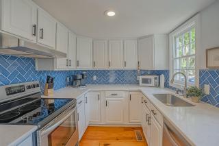 Sea Glass Cottage on Duke - Three Bedrooms Downtown Beaufort - 5