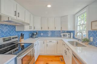 Sea Glass Cottage on Duke - Three Bedrooms Downtown Beaufort - 4