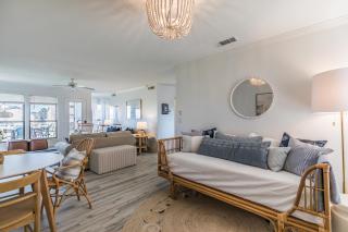 JOHN FRIPP VILLA - Ocean Views - Three Bedrooms Sleeps 8 - Fripp Island - 2