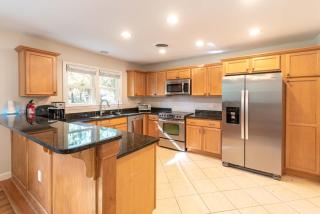 Refinished 3-BR Lowcountry Retreat - 1