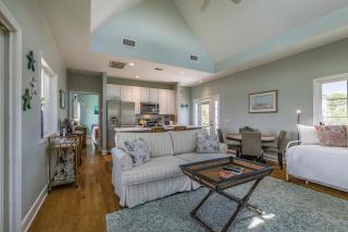 Seaside Bungalow With Million Dollar Views - 4