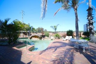 Lakeside Inn Wollongong - Wollongong - 3