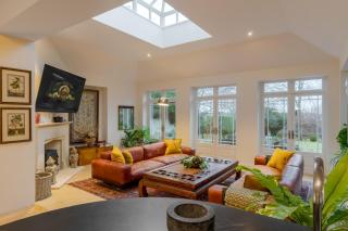 Stunning 6-bedroom countryside home - 6
