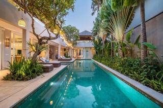 Villa Sunsara 2 - Spacious 4-Bedroom Haven next to Berawa Beach - Canggu - 8